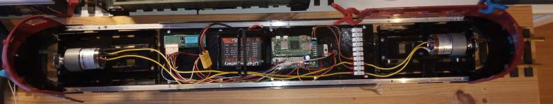 g-loco-topview--electronics.jpg g-loco-topview--electronics.jpg